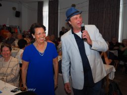 Künstler helfen Kinder - Mit Musik zur Menschlichkeit